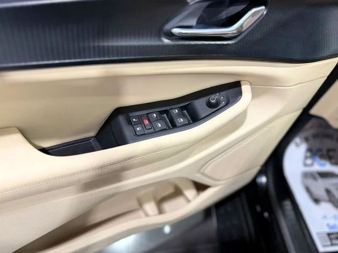 Новый Jeep Cherokee VI (KM), 1.6 л, 2025 в Дубае от BANIYAS CARS SHOWROOM Черный цвет. GCC | AUTO.AE