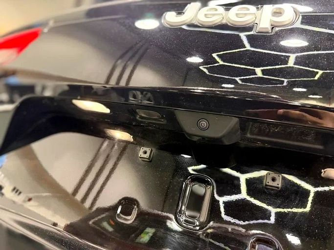 Новый Jeep Cherokee VI (KM), 1.6 л, 2025 в Дубае от BANIYAS CARS SHOWROOM Черный цвет. GCC | AUTO.AE