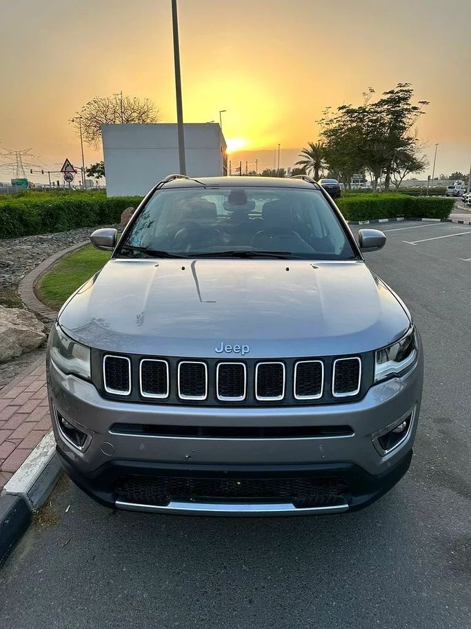 Used Jeep Compass II, 2.4 l, 2019 in Dubai by First Choice Motors, Grey color. GCC Specs | AUTO.AE