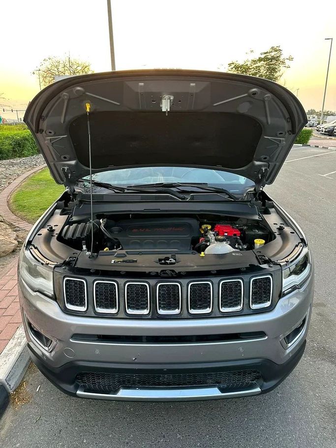 Used Jeep Compass II, 2.4 l, 2019 in Dubai by First Choice Motors, Grey color. GCC Specs | AUTO.AE