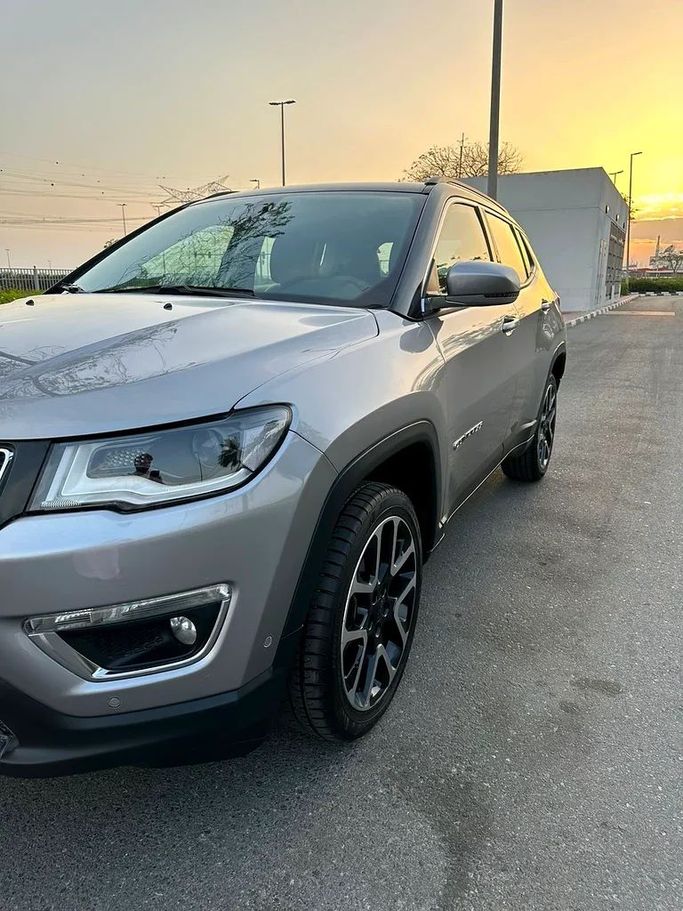 Used Jeep Compass II, 2.4 l, 2019 in Dubai by First Choice Motors, Grey color. GCC Specs | AUTO.AE