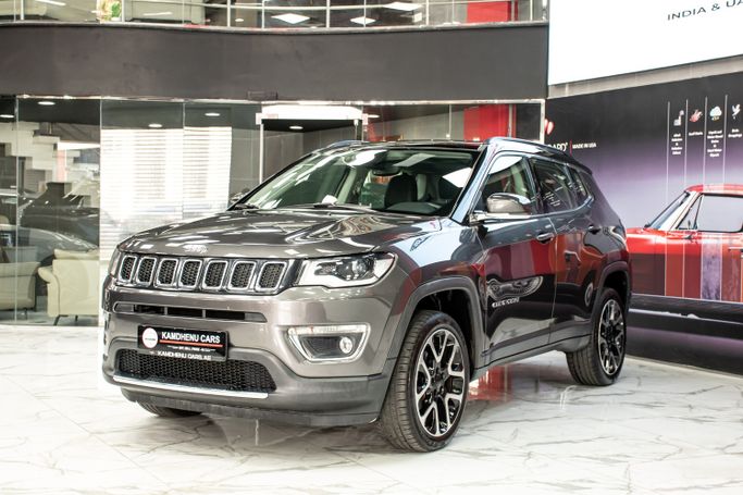 مستعملة Jeep Compass ثانياً, 2.4 l, 2018 في في دبي من Kamdhenu Cars، اللون رمادي. مواصفات الخليج | AUTO.AE | إعلان #264234