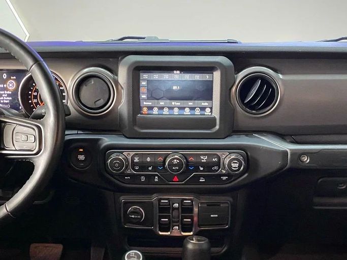 Подержанный Jeep Gladiator II (JT), 3.6 л, 2023 в Дубае от Hot Wheel Used Motors Серый цвет. Other | AUTO.AE