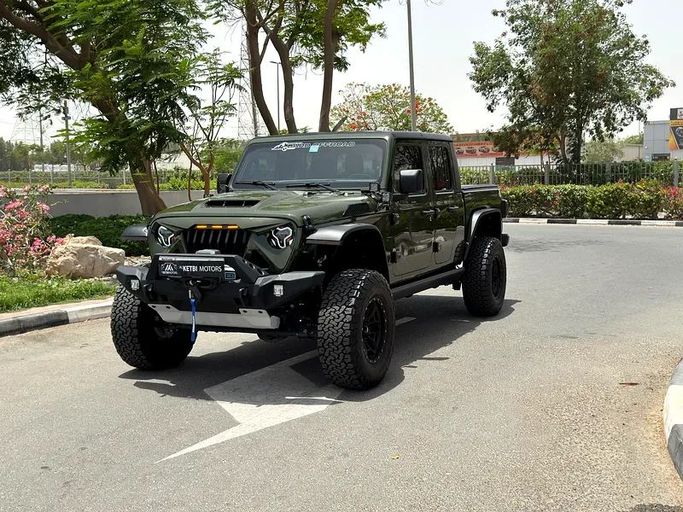 Used Jeep Gladiator II (JT) Facelift, 3.6 l, 2023 in Dubai by Al Ketbi Motors, Green color. American Specs | AUTO.AE
