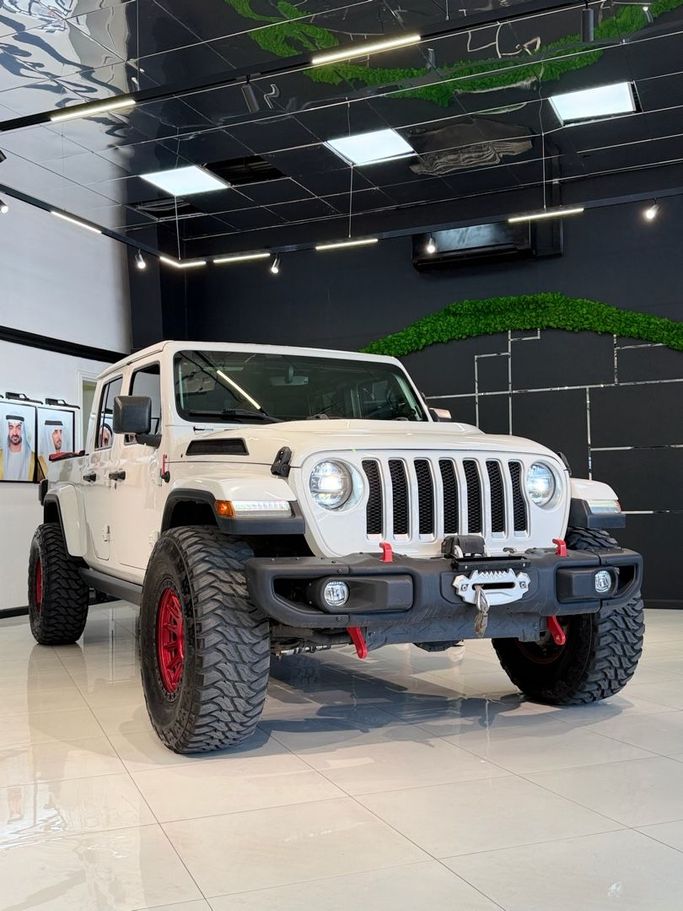 Used Jeep Gladiator II (JT), 3.6 l, 2020 in Dubai by FLEX DRIVE, White color. American Specs | AUTO.AE | Listing #250064