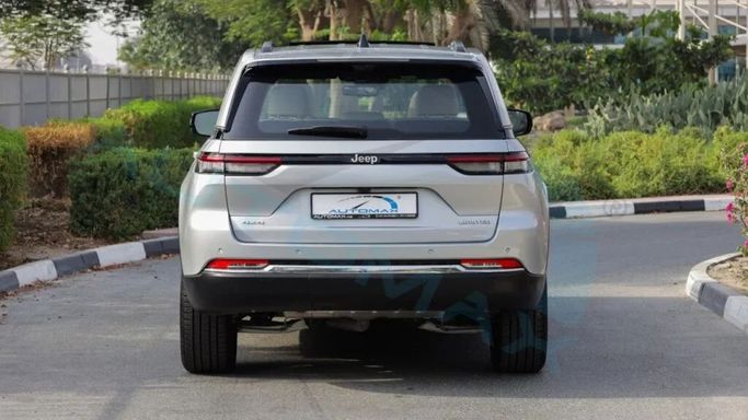 New Jeep Grand Cherokee V (WL), 3.6 l, 2025 in Dubai by Auto Max Group, White color. GCC Specs | AUTO.AE