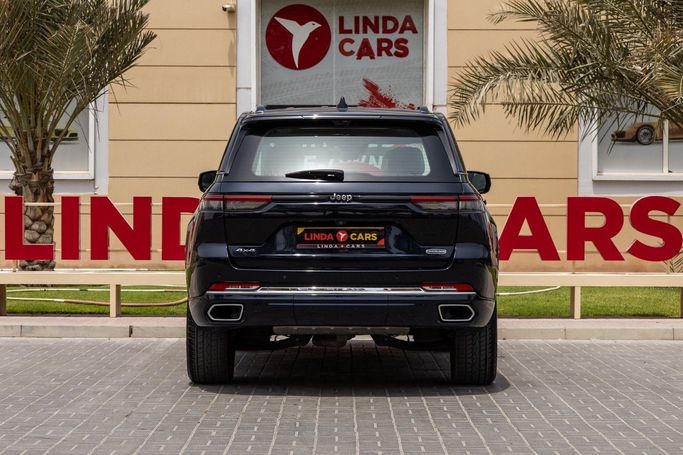 Подержанный Jeep Grand Cherokee L V (WL), 3.6 л, 2023 в Дубае от Linda Cars Черный цвет. GCC | AUTO.AE