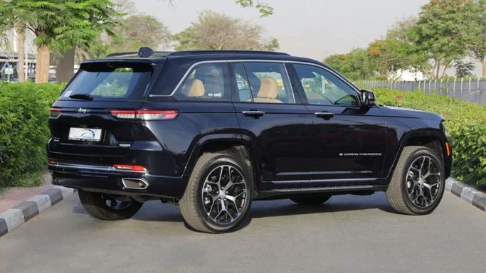 Новый Jeep Grand Cherokee L V (WL), 3.6 л, 2025 в Дубае от Auto Max Group Другой цвет цвет. GCC | AUTO.AE