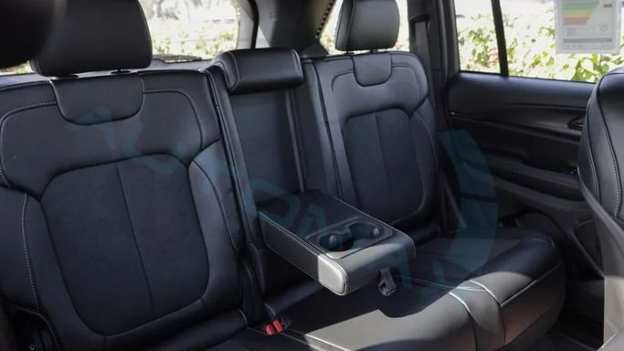 Новый Jeep Grand Cherokee L V (WL), 3.6 л, 2024 в Дубае от Auto Max Group Красный цвет. GCC | AUTO.AE