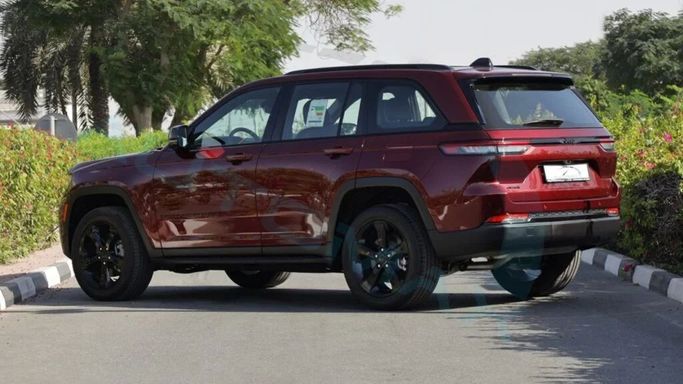 Новый Jeep Grand Cherokee L V (WL), 3.6 л, 2024 в Дубае от Auto Max Group Красный цвет. GCC | AUTO.AE