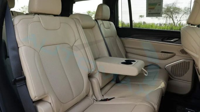 Новый Jeep Grand Cherokee L V (WL), 3.6 л, 2025 в Дубае от Auto Max Group Другой цвет цвет. GCC | AUTO.AE