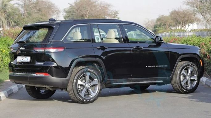 Новый Jeep Grand Cherokee L V (WL), 3.6 л, 2025 в Дубае от Auto Max Group Черный цвет. GCC | AUTO.AE