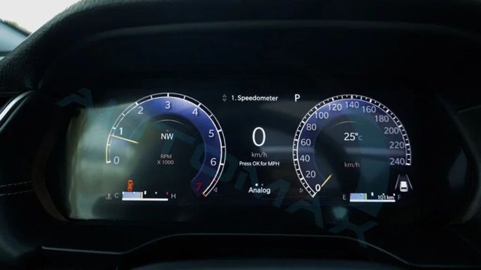 Новый Jeep Grand Cherokee V (WL), 3.6 л, 2025 в Дубае от Auto Max Group Белый цвет. GCC | AUTO.AE