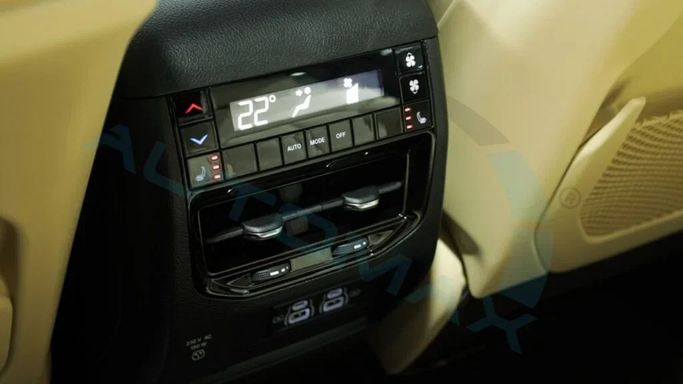 Новый Jeep Grand Cherokee V (WL), 3.6 л, 2025 в Дубае от Auto Max Group Белый цвет. GCC | AUTO.AE