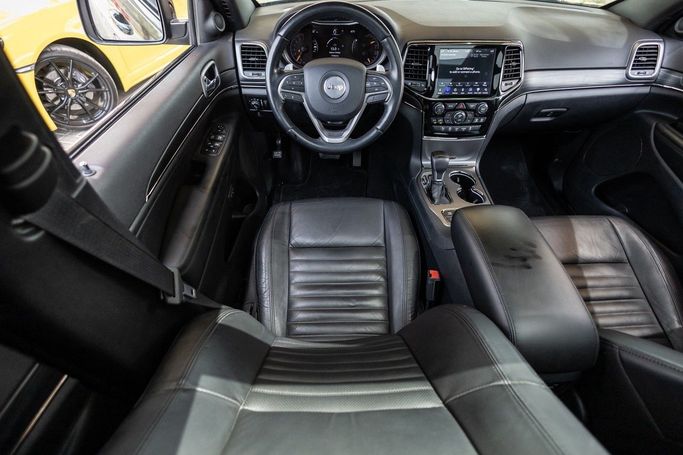 Подержанный Jeep Grand Cherokee IV (WK2) Рестайлинг, 3.6 л, 2020 в Дубае от Linda Cars Черный цвет. GCC | AUTO.AE