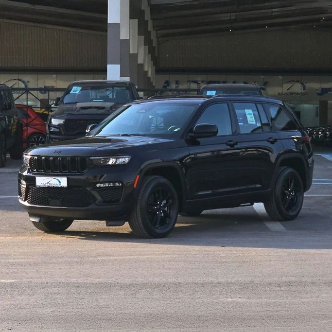 Новый Jeep Grand Cherokee V (WL), 3.6 л, 2024 в Дубае от Auto Max Group Черный цвет. GCC | AUTO.AE