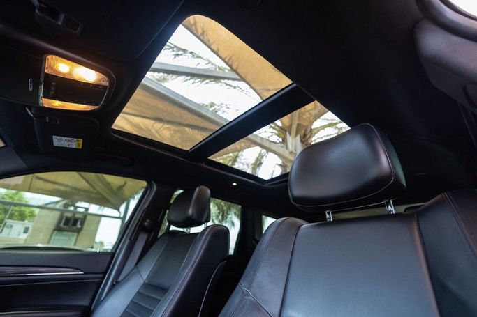 Подержанный Jeep Grand Cherokee IV (WK2) Рестайлинг, 3.6 л, 2019 в Дубае от Linda Cars Синий цвет. GCC | AUTO.AE