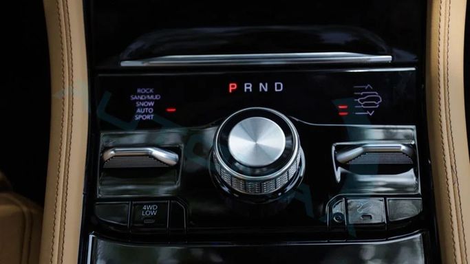 Новый Jeep Grand Cherokee L V (WL), 3.6 л, 2025 в Дубае от Auto Max Group Белый цвет. GCC | AUTO.AE