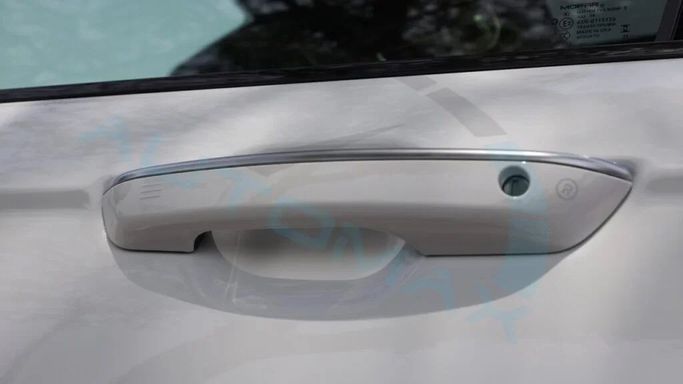 Новый Jeep Grand Cherokee L V (WL), 3.6 л, 2025 в Дубае от Auto Max Group Белый цвет. GCC | AUTO.AE