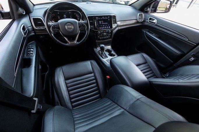 Подержанный Jeep Grand Cherokee IV (WK2) Рестайлинг, 3.6 л, 2020 в Дубае от Linda Cars Красный цвет. GCC | AUTO.AE