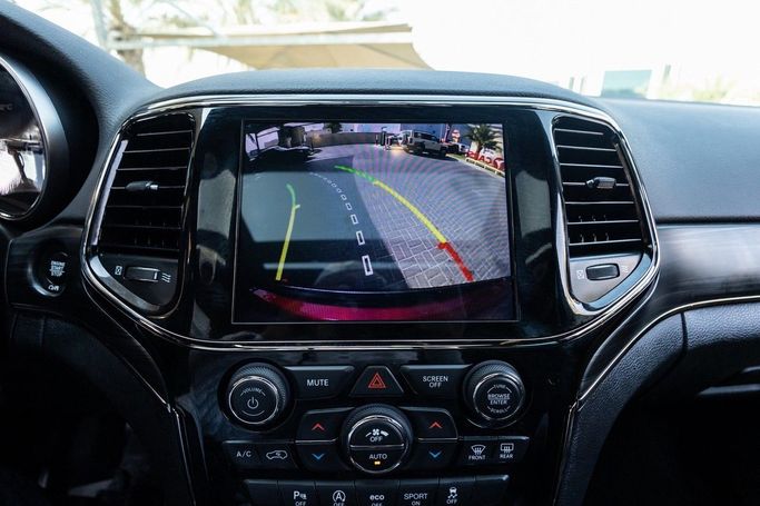 Подержанный Jeep Grand Cherokee IV (WK2) Рестайлинг, 3.6 л, 2020 в Дубае от Linda Cars Красный цвет. GCC | AUTO.AE