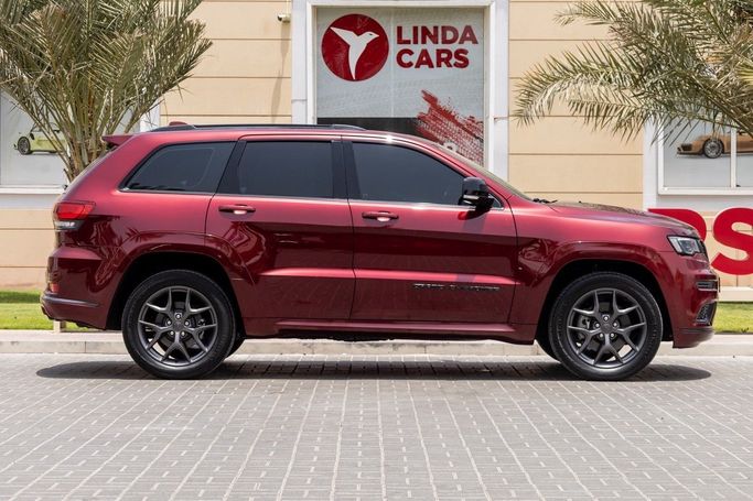 Подержанный Jeep Grand Cherokee IV (WK2) Рестайлинг, 3.6 л, 2020 в Дубае от Linda Cars Красный цвет. GCC | AUTO.AE