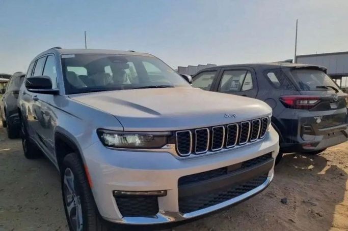 New Jeep Grand Cherokee L V (WL), 3.6 l, 2023 in Dubai by Mohamed Hakim Motors, White color. GCC Specs | AUTO.AE