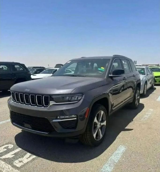 New Jeep Grand Cherokee L V (WL), 3.6 l, 2023 in Dubai by Mohamed Hakim Motors, Silver color. GCC Specs | AUTO.AE