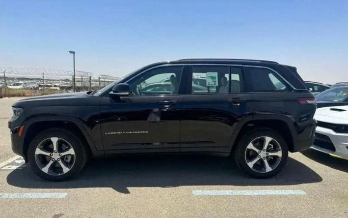 New Jeep Grand Cherokee L V (WL), 3.6 l, 2023 in Dubai by Mohamed Hakim Motors, Black color. GCC Specs | AUTO.AE