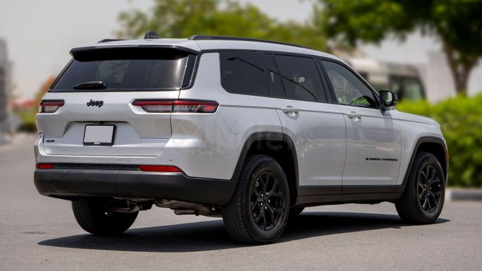 New Jeep Grand Cherokee V (WL), 3.6 l, 2024 in Dubai by Milele, Silver color. Other | AUTO.AE