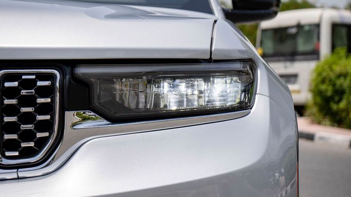 New Jeep Grand Cherokee V (WL), 3.6 l, 2024 in Dubai by Milele, Silver color. Other | AUTO.AE