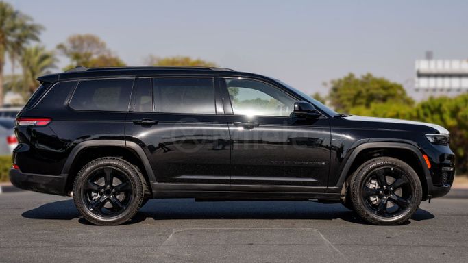 Новый Jeep Grand Cherokee V (WL), 3.6 л, 2023 в Дубае от Milele Черный цвет. Other | AUTO.AE
