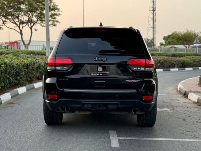 Подержанный Jeep Grand Cherokee IV (WK2) Рестайлинг, 3.6 л, 2017 в Дубае от Drivenchy Motors Черный цвет. Американская | AUTO.AE