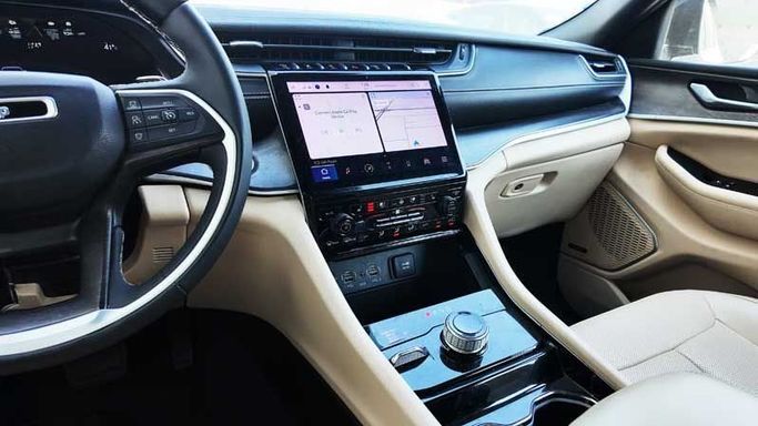 Used Jeep Grand Cherokee V (WL), 3.6 l, 2023 in Dubai by Cariva Used Cars , Beige color. GCC Specs | AUTO.AE