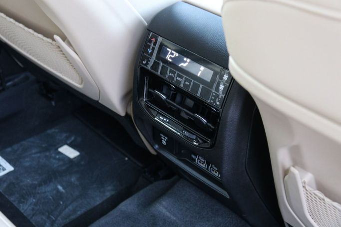 Новый Jeep Grand Cherokee L V (WL), 3.6 л, 2021 в Дубае от Atlantic Motors FZCO Белый цвет. GCC | AUTO.AE