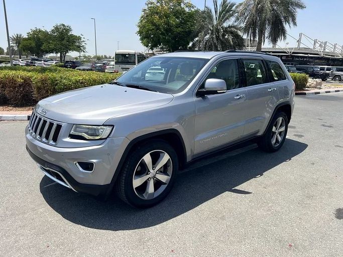 Used Jeep Grand Cherokee IV (WK2) Facelift, 3.6 l, 2014 in Dubai by First Choice Motors, Silver color. GCC Specs | AUTO.AE
