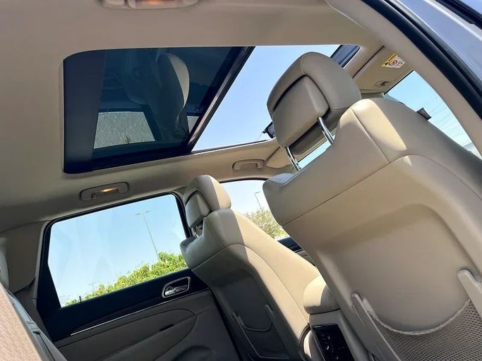 Used Jeep Grand Cherokee IV (WK2) Facelift, 3.6 l, 2014 in Dubai by First Choice Motors, Silver color. GCC Specs | AUTO.AE