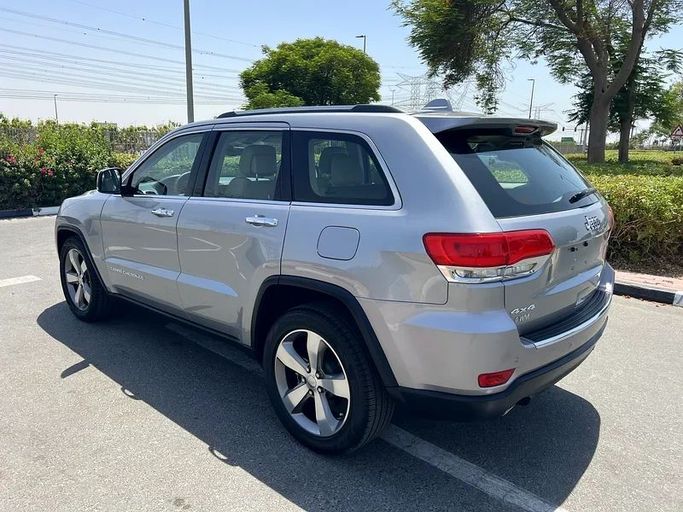 Used Jeep Grand Cherokee IV (WK2) Facelift, 3.6 l, 2014 in Dubai by First Choice Motors, Silver color. GCC Specs | AUTO.AE