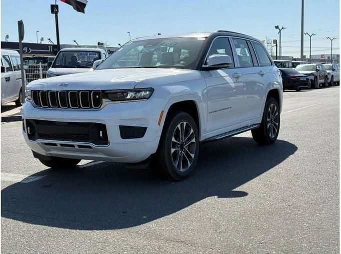 جديدة Jeep Grand Cherokee V (WL), 3.6 l, 2024 في في دبي من Al Rawnaq Motors ، اللون أبيض. مواصفات الخليج | AUTO.AE