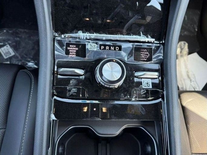 جديدة Jeep Grand Cherokee V (WL), 3.6 l, 2024 في في دبي من Al Rawnaq Motors ، اللون أبيض. مواصفات الخليج | AUTO.AE