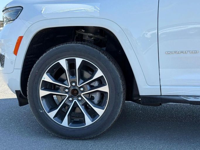 Новый Jeep Grand Cherokee V (WL), 3.6 л, 2024 в Дубае от Al Rawnaq Motors  Белый цвет. GCC | AUTO.AE