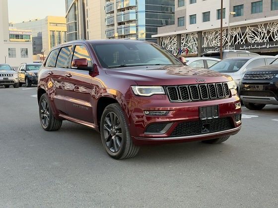 Used Jeep Grand Cherokee IV (WK2) Facelift, 3.6 l, 2018 in Dubai by DEVA CARS, Red color. GCC Specs | AUTO.AE