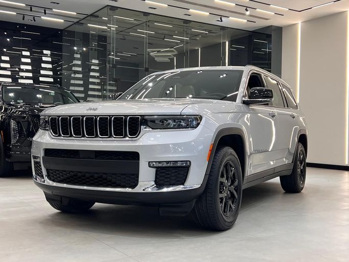 Подержанный Jeep Grand Cherokee V (WL), 3.6 л, 2023 в ОАЭ, Дубай от SYARTI CAR TRADING Серебристый цвет. GCC | AUTO.AE | Объявление #274720