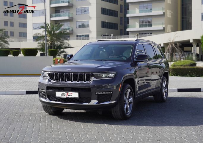 مستعملة Jeep Grand Cherokee L V (WL), 3.6 l, 2022 في في الإمارات, دبي من READY 2 RIDE MOTORS، اللون فضي. مواصفات الخليج | AUTO.AE | إعلان #275876