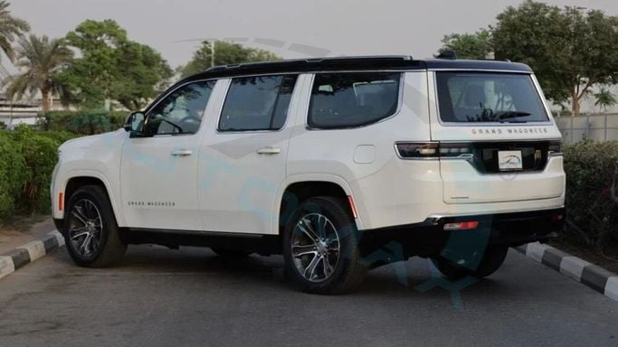Новый Jeep Wagoneer Grand WS, 3.0 л, 2023 в Дубае от Auto Max Group Белый цвет. GCC | AUTO.AE