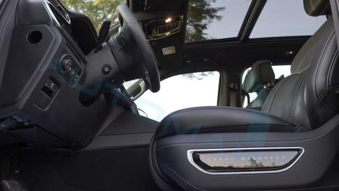 Новый Jeep Wagoneer Grand WS, 3.0 л, 2023 в Дубае от Auto Max Group Белый цвет. GCC | AUTO.AE