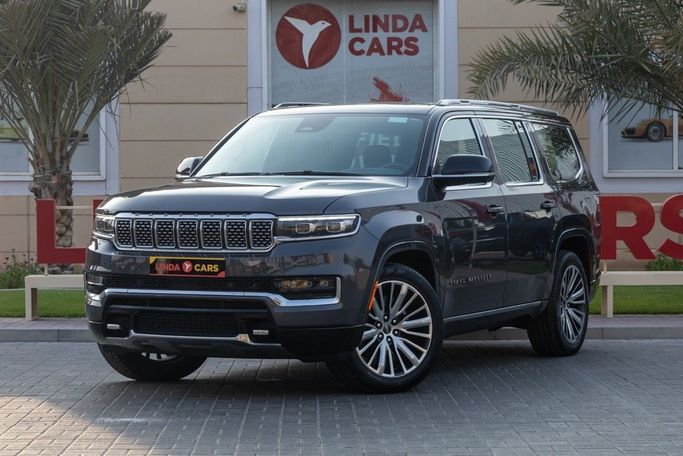 Подержанный Jeep Wagoneer Grand WS, 3.0 л, 2023 в Дубае от Linda Cars Серый цвет. GCC | AUTO.AE