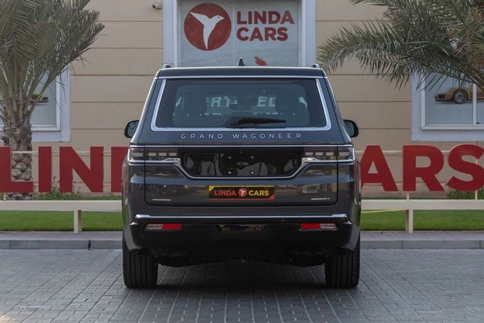Подержанный Jeep Wagoneer Grand WS, 3.0 л, 2023 в Дубае от Linda Cars Серый цвет. GCC | AUTO.AE