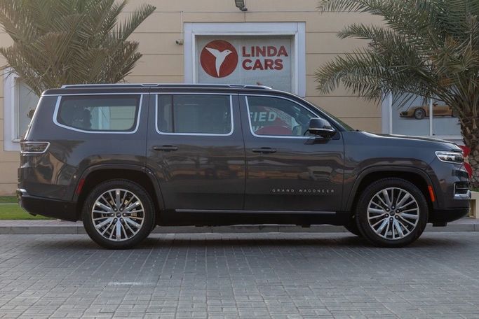 Подержанный Jeep Wagoneer Grand WS, 3.0 л, 2023 в Дубае от Linda Cars Серый цвет. GCC | AUTO.AE