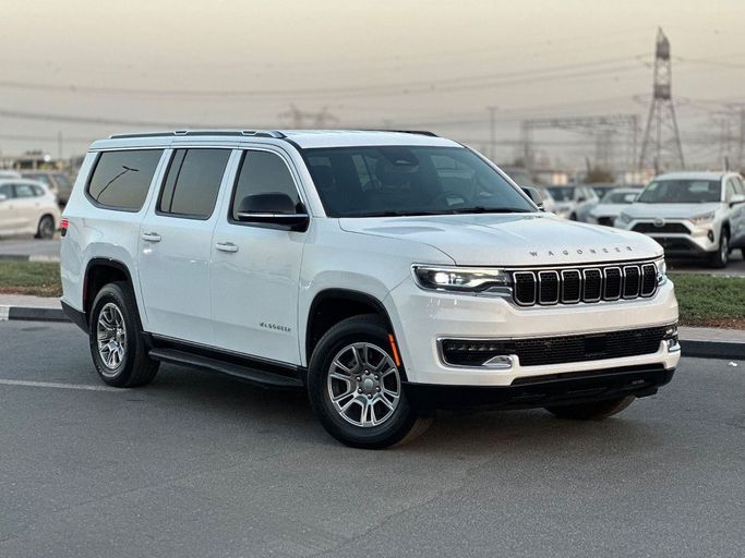Подержанный Jeep Wagoneer WS, 3.0 л, 2023 в Дубае от GHAZNI MOTORS Белый цвет. Американская | AUTO.AE